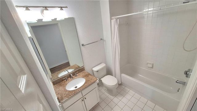 4720 Saint Croix LN 118, Naples, FL 34109