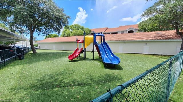 4720 Saint Croix LN 118, Naples, FL 34109