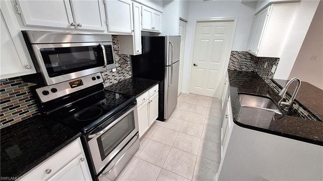 4720 Saint Croix LN 118, Naples, FL 34109