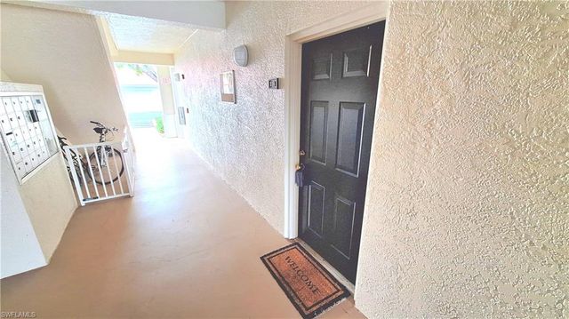 4720 Saint Croix LN 118, Naples, FL 34109