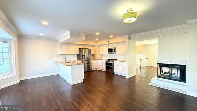 8036 TREVOR PL, Vienna, VA 22182