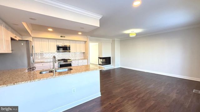 8036 TREVOR PL, Vienna, VA 22182