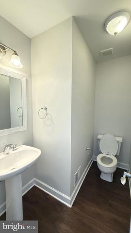 8036 TREVOR PL, Vienna, VA 22182