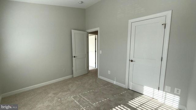 8036 TREVOR PL, Vienna, VA 22182