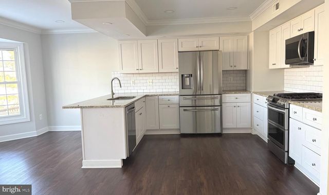 8036 TREVOR PL, Vienna, VA 22182