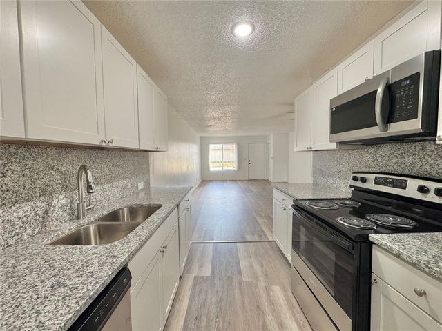 383 WINTER RIDGE BOULEVARD 383, Winter Haven, FL 33881