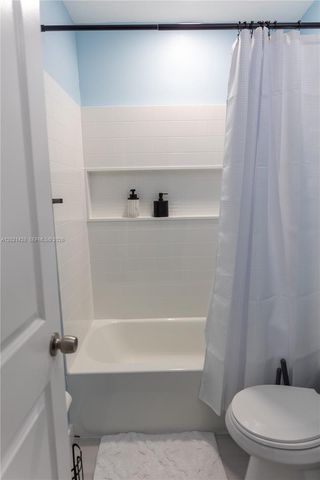 250 NW 14th Way, Dania Beach, FL 33004