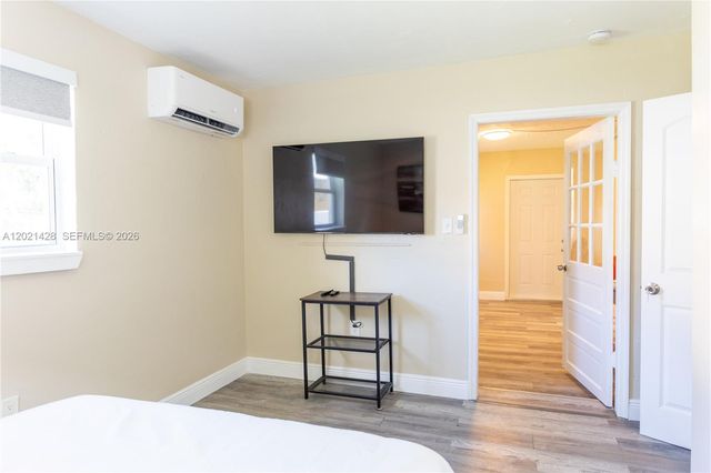250 NW 14th Way, Dania Beach, FL 33004