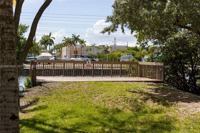 250 NW 14th Way, Dania Beach, FL 33004
