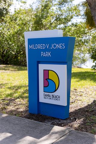250 NW 14th Way, Dania Beach, FL 33004