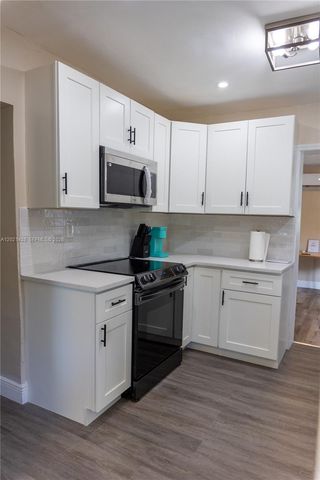 250 NW 14th Way, Dania Beach, FL 33004