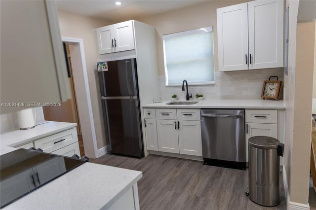 250 NW 14th Way, Dania Beach, FL 33004