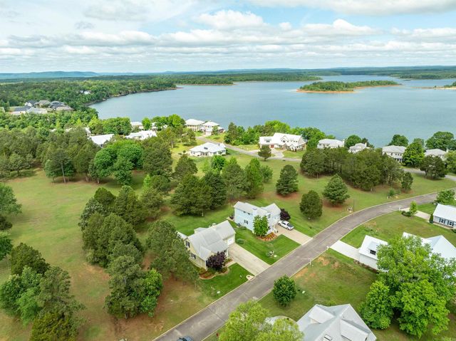 18 Brighton Pointe Lane, Heber Springs, AR 72543