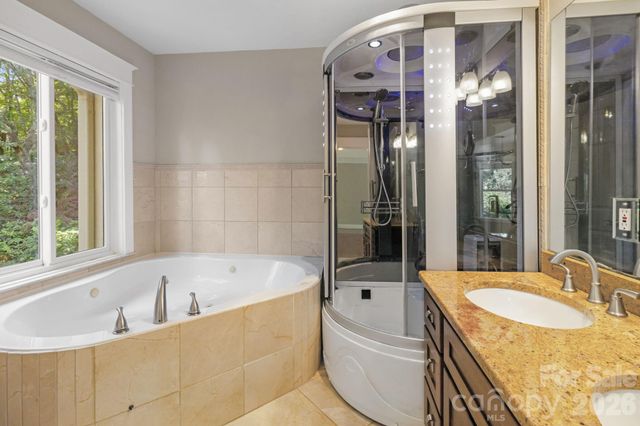 6 Kit Court, Fletcher, NC 28732