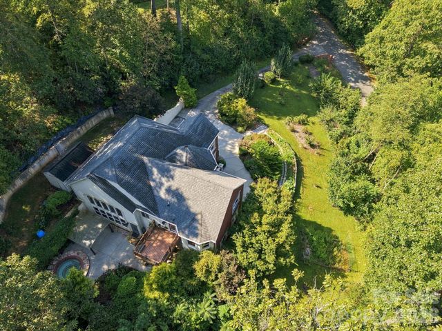 6 Kit Court, Fletcher, NC 28732