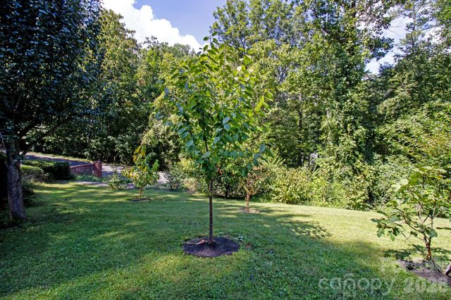 6 Kit Court, Fletcher, NC 28732