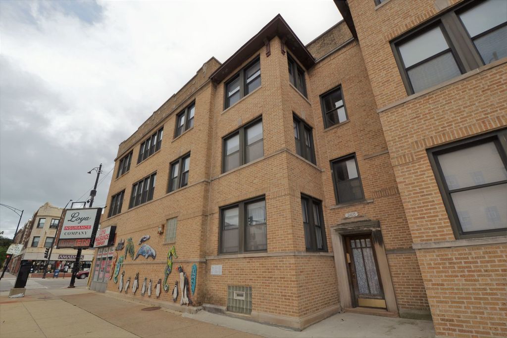 4550 N western Avenue 3, Chicago, IL 60625