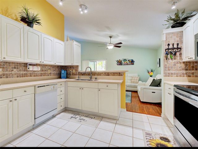 5022 SEAGRASS DRIVE, Venice, FL 34293