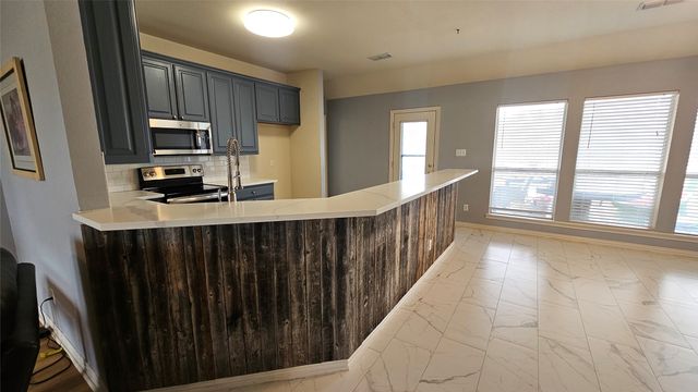 611 Gladness, Rhome, TX 76078