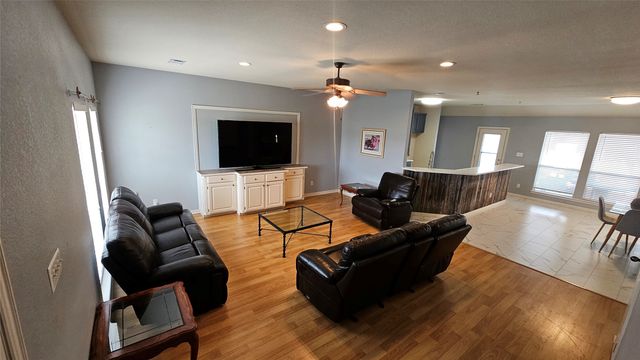 611 Gladness, Rhome, TX 76078