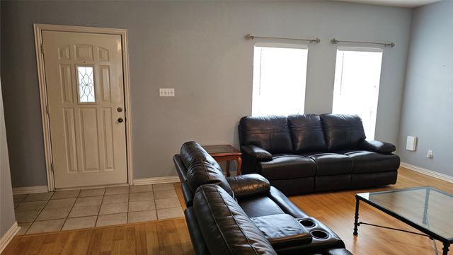 611 Gladness, Rhome, TX 76078