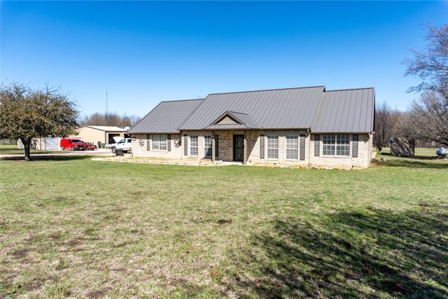 611 Gladness, Rhome, TX 76078