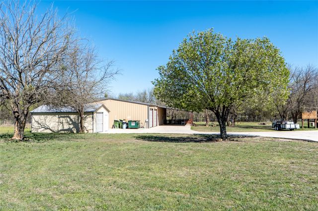 611 Gladness, Rhome, TX 76078