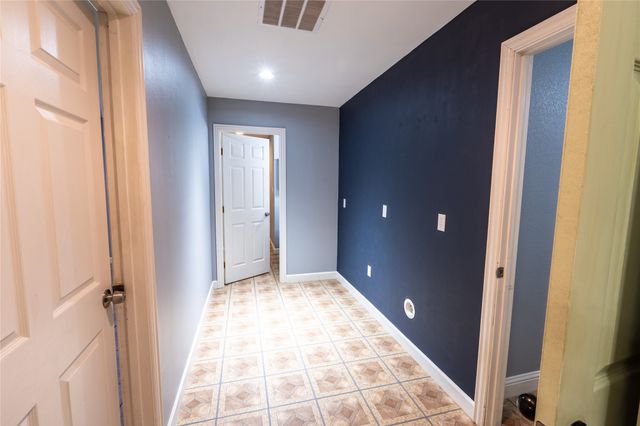 611 Gladness, Rhome, TX 76078