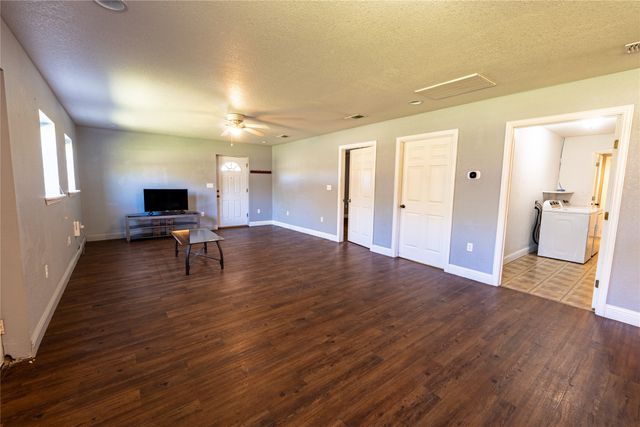 611 Gladness, Rhome, TX 76078