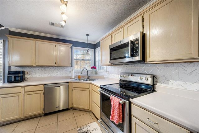 6435 GILLIA CIR S, Bartlett, TN 38135