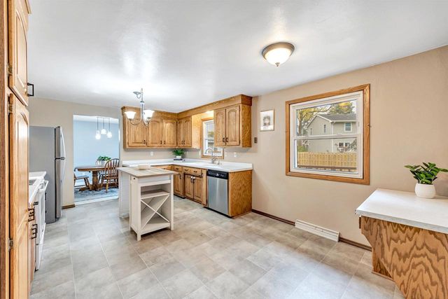 2624 EAST RIVER DRIVE, Green Bay, WI 54301