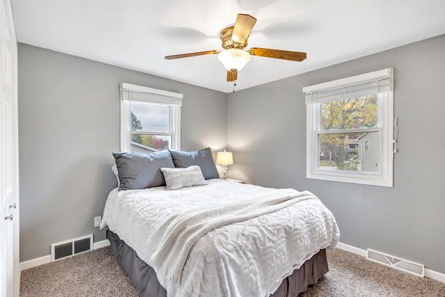 2624 EAST RIVER DRIVE, Green Bay, WI 54301