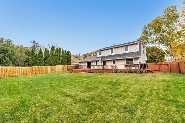 2624 EAST RIVER DRIVE, Green Bay, WI 54301