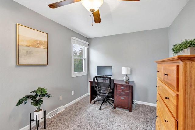 2624 EAST RIVER DRIVE, Green Bay, WI 54301