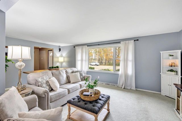 2624 EAST RIVER DRIVE, Green Bay, WI 54301