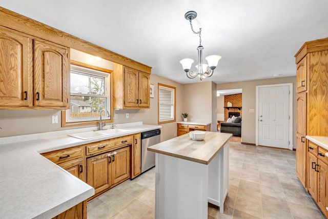 2624 EAST RIVER DRIVE, Green Bay, WI 54301