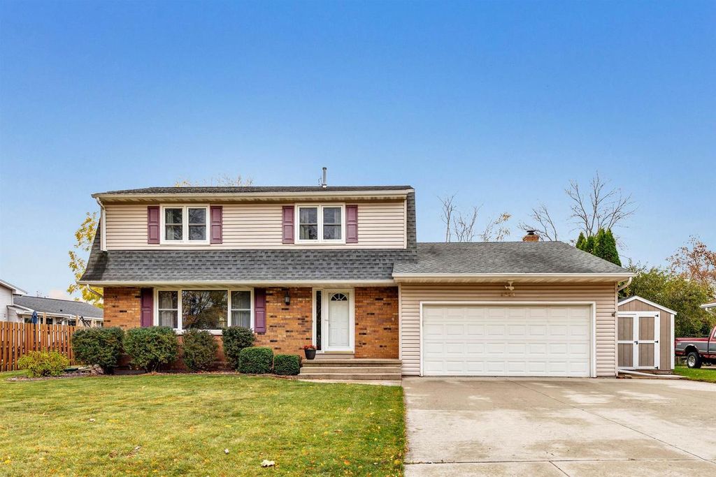 2624 EAST RIVER DRIVE, Green Bay, WI 54301