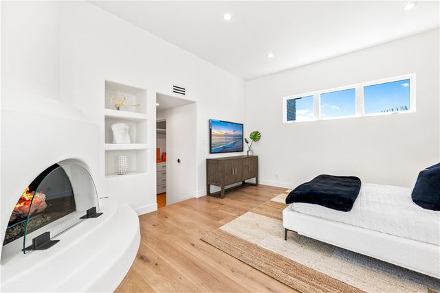 541 4th, Manhattan Beach, CA 90266