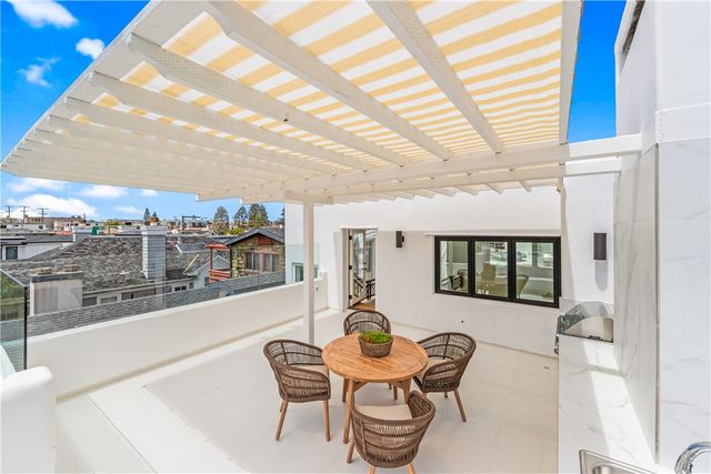 541 4th, Manhattan Beach, CA 90266