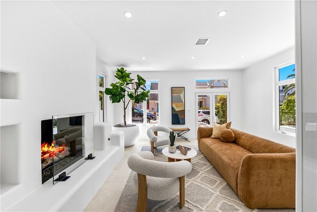 541 4th, Manhattan Beach, CA 90266