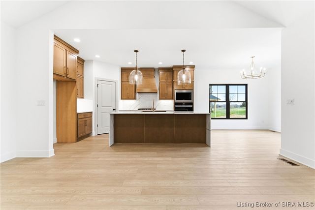 707 Lillian Way, Jeffersonville, IN 47130