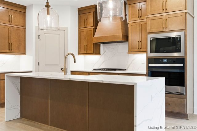 707 Lillian Way, Jeffersonville, IN 47130