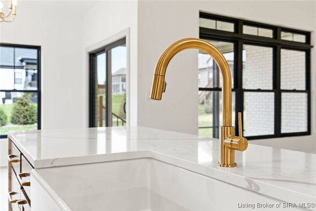 707 Lillian Way, Jeffersonville, IN 47130