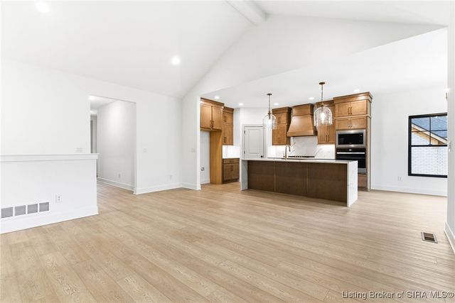 707 Lillian Way, Jeffersonville, IN 47130