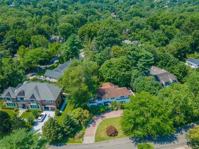 14 Clover Drive, Great Neck, NY 11021
