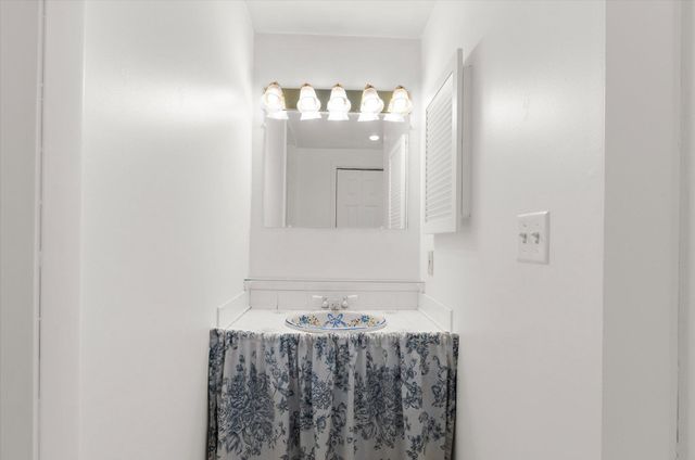 7007 DOVER AVE, North Beach, MD 20714