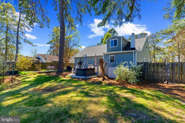 7007 DOVER AVE, North Beach, MD 20714