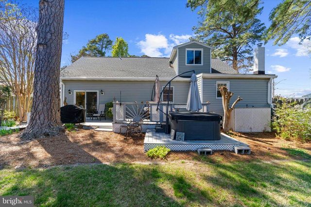 7007 DOVER AVE, North Beach, MD 20714