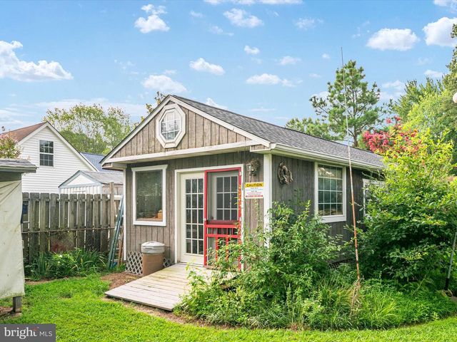 7007 DOVER AVE, North Beach, MD 20714