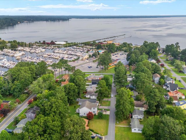 7007 DOVER AVE, North Beach, MD 20714